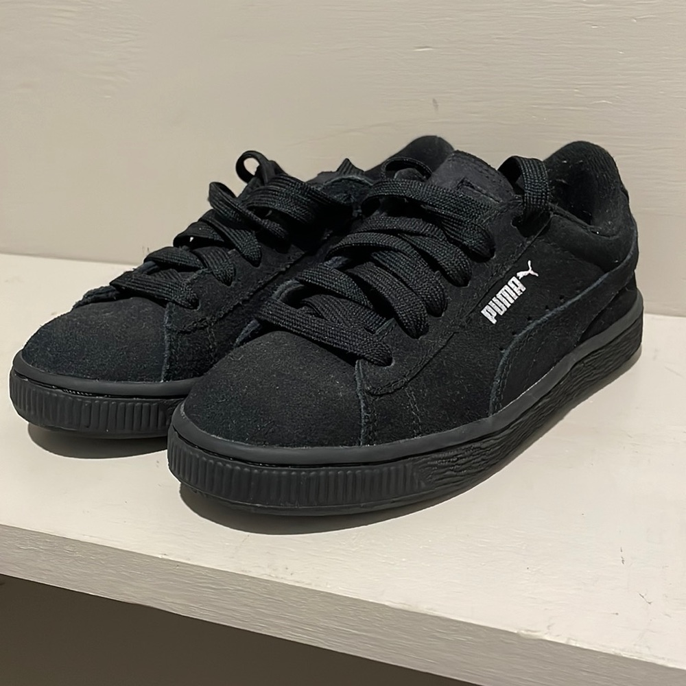 Boys puma sneakers. Size 1.